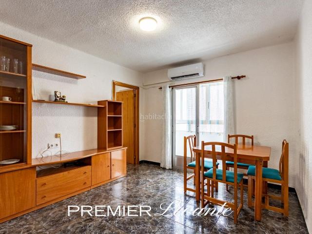 Piso en venta en Elda, Las Trescientas San Francisco Ciudad Vergel. Piso de 3 dormitorios con cocina equipada y galería en Elda. Pisos.