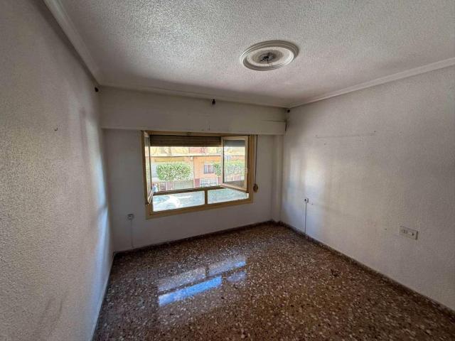 Piso en venta en Elda, Plaza de Toros Avenida Chapí Trinquete. Solvia Inmobiliaria Piso Elda. Pisos.