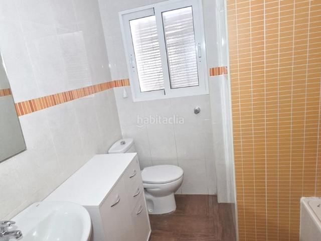Piso en venta en Elda, Plaza de Toros Avenida Chapí Trinquete. Piso Zona Avd. Chapi Parque Cocoliche. Elda. Precio 60.000 euros. Pisos.