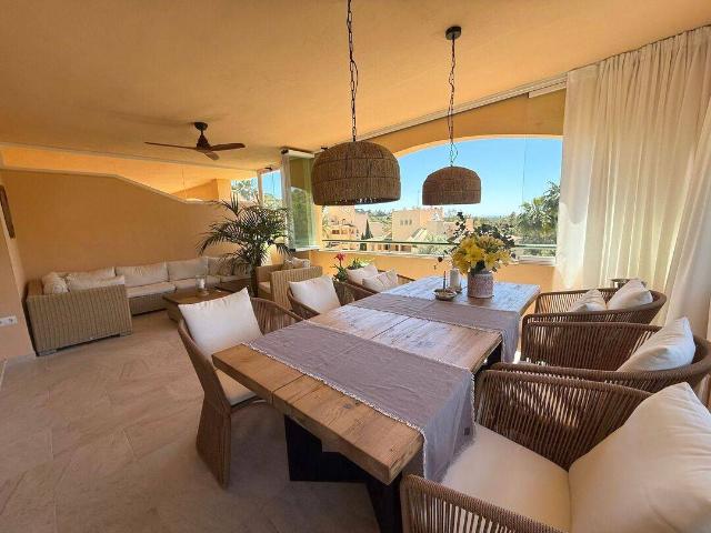 Piso en Venta en Elviria