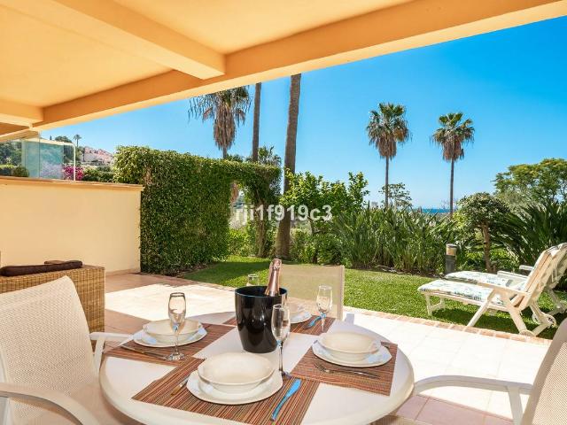 Piso en Venta en Elviria