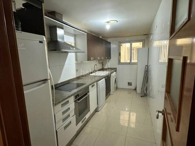Piso en venta en Emperador. Venta de un piso en Emperador. CON ASCENSOR Y PLAZA DE GARAJE. Pisos.