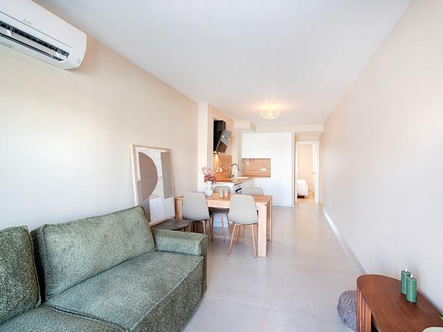 Piso en venta en Empuriabrava, Alberes Costa Brava. Apartamento completamente reformado con vistas al canal. Pisos.