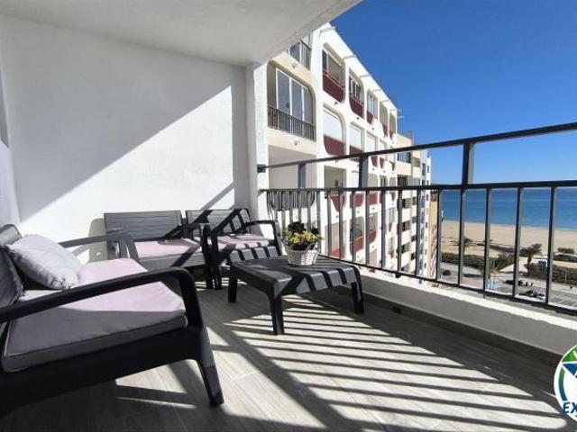 Piso en venta en Empuriabrava, Carlit Montseny Costa Brava. Apartamento en Primera Línea de Mar, Reformado, con Terraza y Vistas al Mar. Pisos.