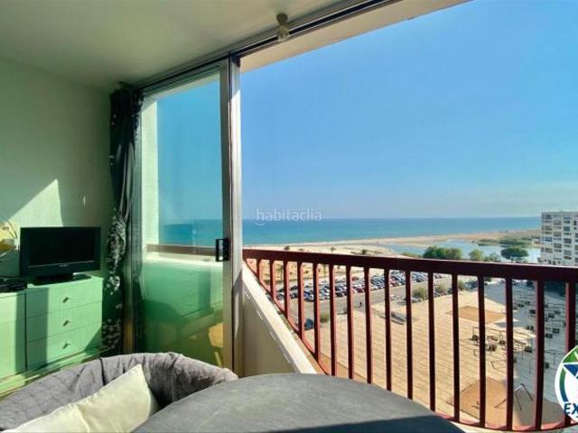 Piso en venta en Empuriabrava, Carlit Montseny Costa Brava. Estudio en primera línea con vistas al mar en Empuriabrava. Pisos.
