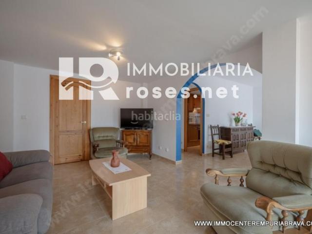 Piso en venta en Empuriabrava, Carmençó Costa Brava. Magnífico piso de 4 dormitorios con gran terraza en Roses. Pisos.