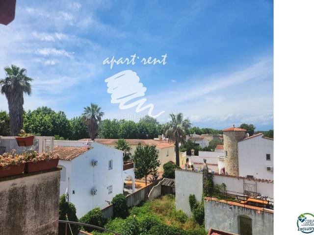 Piso en venta en Empuriabrava, Moxó Sant Mori Costa Brava. MOXÓ Acogedor apartamento de 85 m con un amplio balcón en pleno centro de Empuriabrava. Pisos.