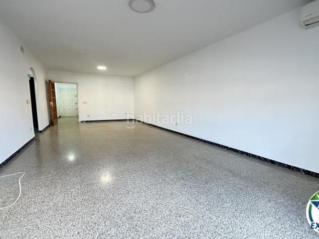 Piso en venta en Empuriabrava, Muga Gran Reserva Badia Costa Brava. Amplio apartamento cerca de la playa y los comercios. Pisos.