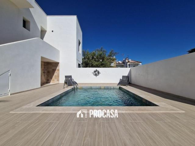 Piso en venta en Empuriabrava, Muga Gran Reserva Badia Costa Brava. Apartamento exclusivo con piscina a pocos pasos de la playa, Empuriabrava. Pisos.