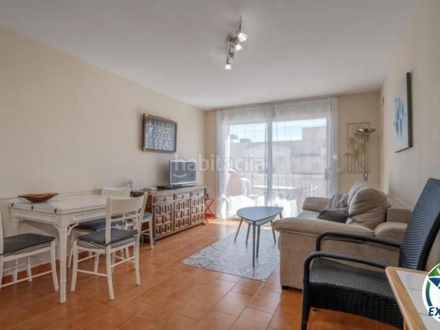 Piso en venta en Empuriabrava, Muga Gran Reserva Badia Costa Brava. Ático céntrico con solárium privado y vistas al mar en Empuriabrava. Pisos.