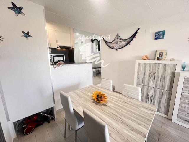 Piso en venta en Empuriabrava, Muga Gran Reserva Badia Costa Brava. GRAN RESERVA Apartamento reformado de 2 dormitorios con terraza en complejo con piscinas y jardines. Pisos.