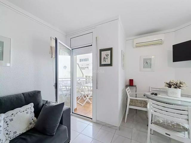 Piso en venta en Empuriabrava, Salins Cavall de Mar Costa Brava. Apartamento con terraza en el Club Náutico de Empuriabrava. Pisos.