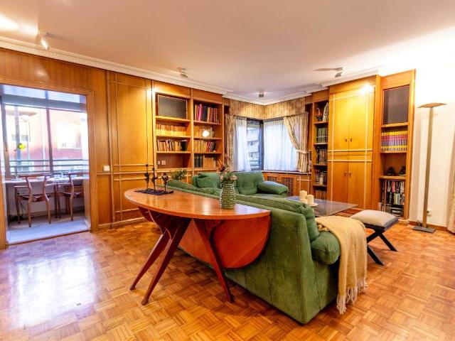 Piso en Venta en Ensanche Diputación