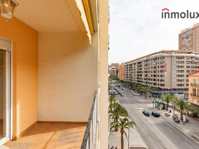 Piso en Venta en Ensanche Diputación