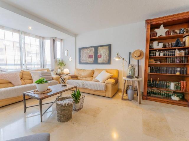 Piso en Venta en Ensanche Diputación