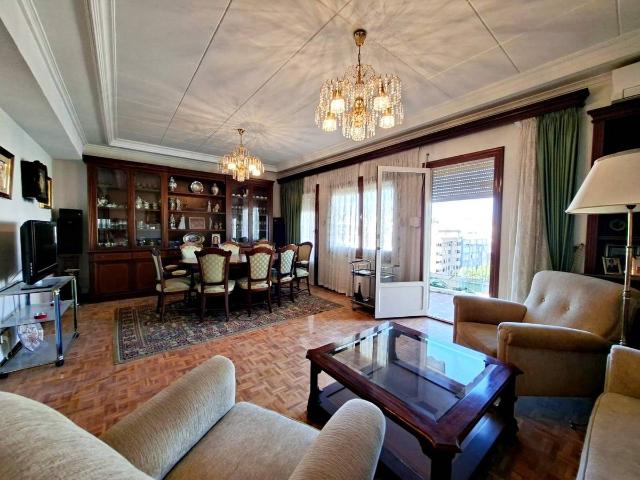Piso en Venta en Ensanche Diputación