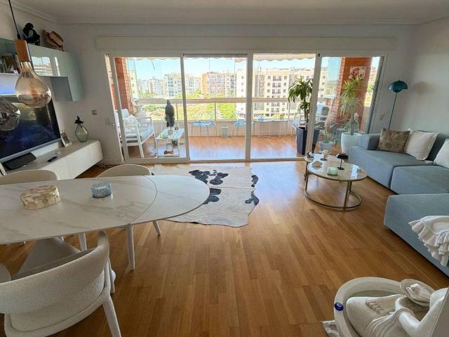 Piso en Venta en Ensanche Diputación