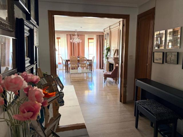 Piso en Venta en Ensanche Diputación