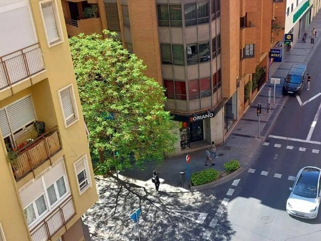 Piso en Venta en Ensanche Diputación