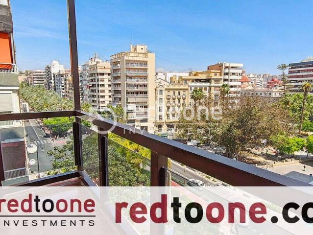 Piso en Venta en Ensanche Diputación