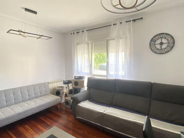 Piso en venta en Entrambasaguas. HOZNAYO BUEN PISO CON 2 HAB 2 BAÑOS GARAJE. Pisos.