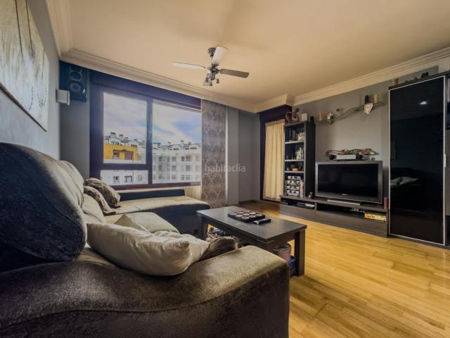 Piso en venta en Entrambasaguas. Piso a la venta en urbanización con piscina. Pisos.