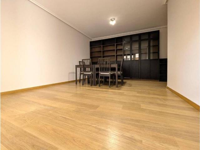 Piso en Venta en Entrena