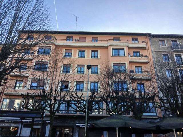 Piso en venta en Erdialdea
