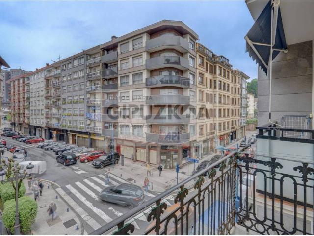 Piso en Venta en Erialdea / Centro