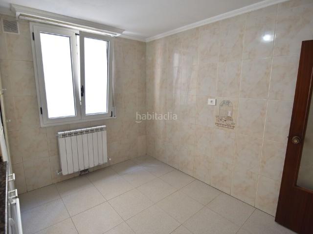 Piso en venta en Ermua. EXCLUSIVA. 2 Hab. con ascensor en Av. Gipuzkoa de Ermua. Pisos.
