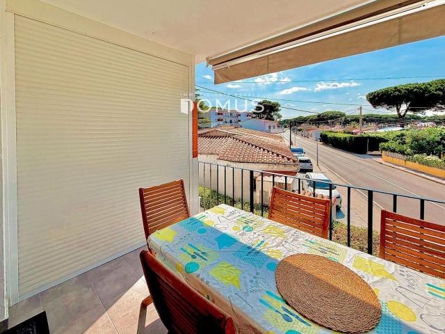 Piso en venta en Escala L´, Riells Costa Brava. Piso luminoso con terrazas y parking en lEscala. Pisos Escala.