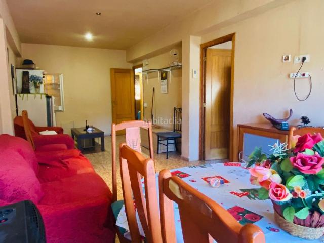 Piso en venta en Eslida. Una piso con garaje individual y nas excelentes vistas. Pisos.