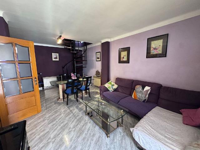 Piso en venta en Esparreguera, de 95 m² 4 habitaciones por 239.000