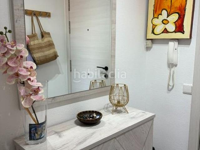 Piso en venta en Esparreguera, Nucli Urbà. Boito y amplio piso todo exterior con plaza de aparcamiento. 3 habitaciones. 1 baño con ducha. calefacción. aa cc. 2 balcones. Pisos.