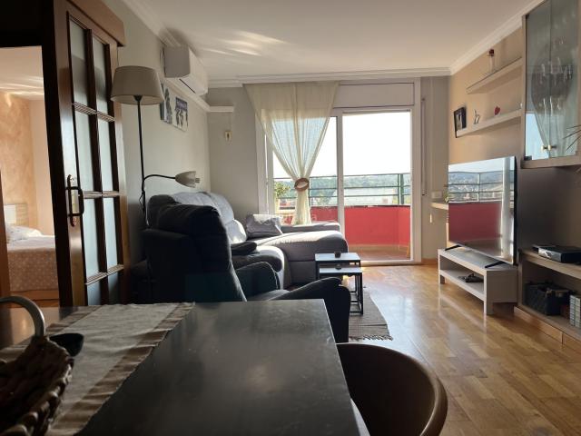 Piso en venta en Esparreguera, Nucli Urbà. Luminoso piso con excelentes vistas y gran amplitud en Esparreguera. Pisos.