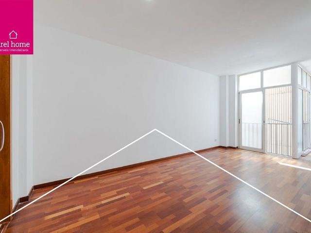 Piso en venta en Esplugues de Llobregat, de 79 m² 3 habitaciones por 329.000