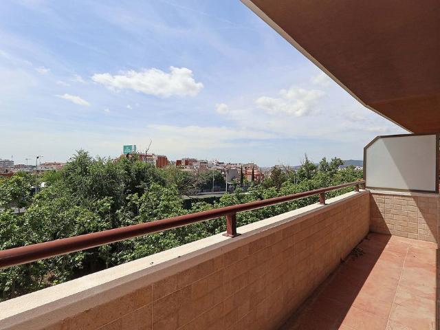 Piso en venta en Esplugues de Llobregat, de 85 m² 4 habitaciones por 345.000