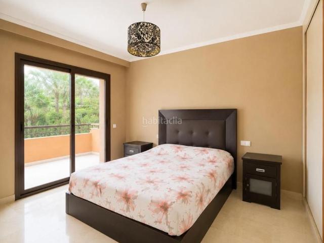 Piso en venta en Estepona, Buenas Noches. Pisos.