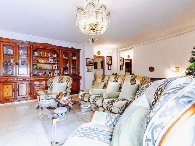 Piso en venta en Estepona, Centro. Espectacular piso señorial. Pisos.