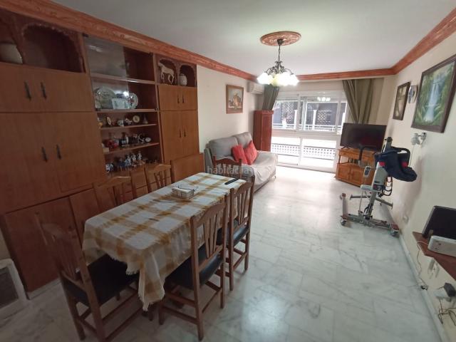 Piso en venta en Estepona, Centro. Piso en Estepona, a un paso de la playa de La Cala, centro histórico y Av. Andalucía. Pisos.
