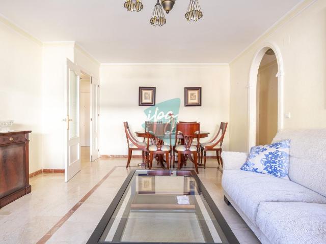 Piso en venta en Estepona, Centro. Piso en primera linea. Pisos.