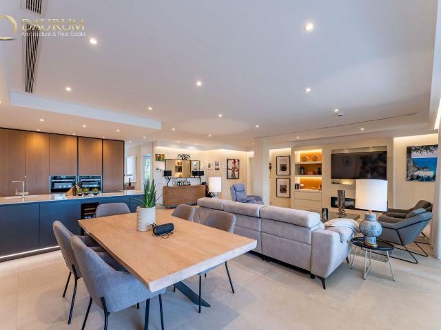 Piso en venta en Estepona, Guadalmansa. INMEJORABLE APARTAMENTO DE LUJO EN PRIMERA LÍNEA DE PLAYA LAS DUNAS PARK NEW GOLDEN MILE. Pisos.