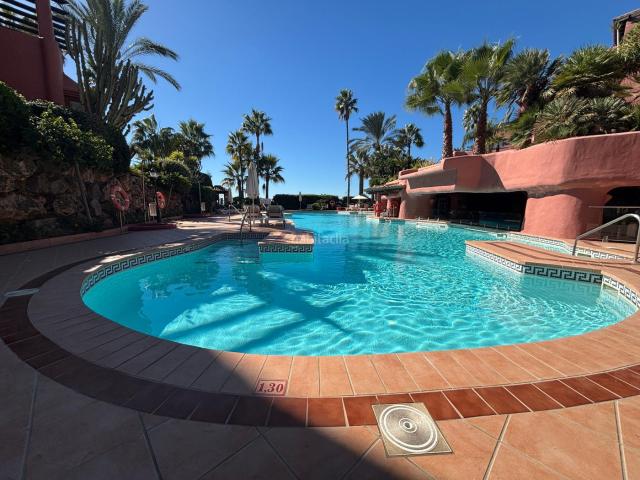 Piso en venta en Estepona, Guadalmansa. Piso en 1 ª linea de playa !. Pisos.