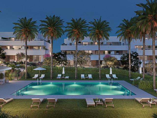 Piso en venta en Estepona, Guadalobón. VIVIENDA EN UBICACIÓN PRIVILEGIADA CON TERRAZA Y VISTAS AL MAR. Pisos.
