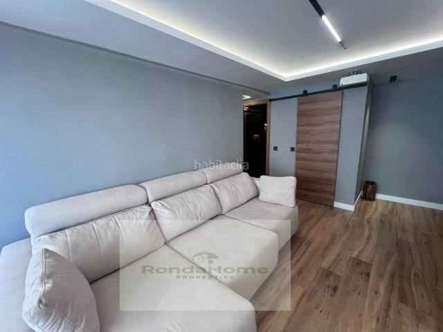 Piso en venta en Estepona, La Concha Resina Golf. Exclusivo piso de lujo reformado con excelentes zonas comunes a solo 8 minutos de Puerto Banús. Pisos.