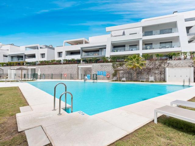 Piso en venta en Estepona, La Concha Resina Golf. Piso en venta en calle los Avellanos 14, Estepona. Pisos.