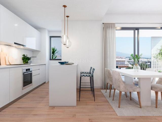 Piso en venta en Estepona, Parque Central. Apartamento a estrenar de 2 dormitorios y 2 baños en planta baja en la recién terminada urbanización Isidora Living en Estepona, o. Pisos.