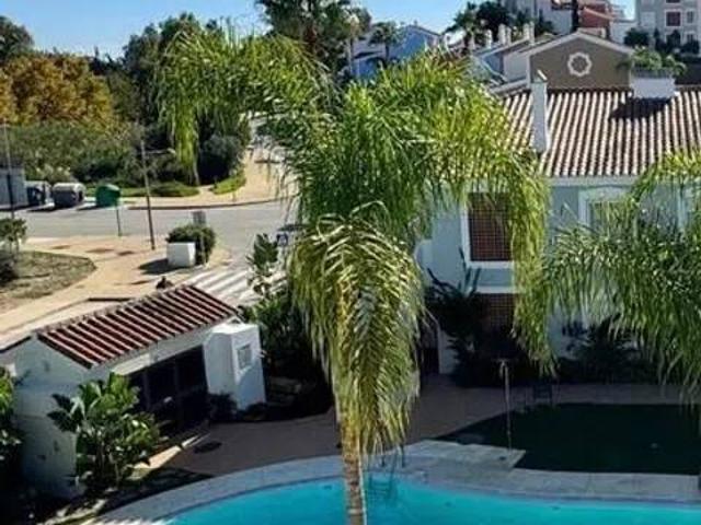 Piso en Venta en Estepona