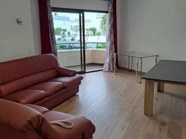 Piso en Venta en Estepona