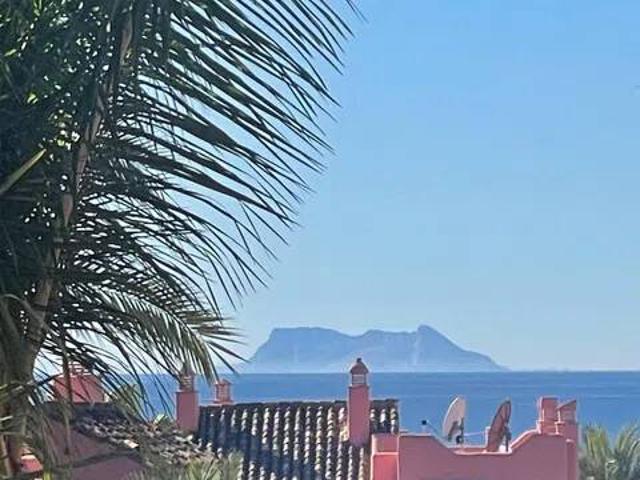 Piso en Venta en Estepona